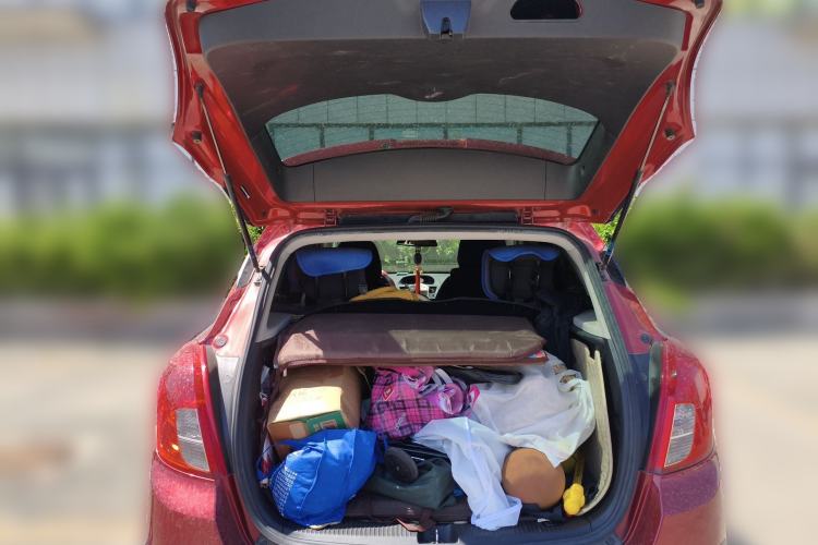 Used Buick Encore 2015 1.4T Automatic Two-Wheel Drive Urban Elite Version Trunk