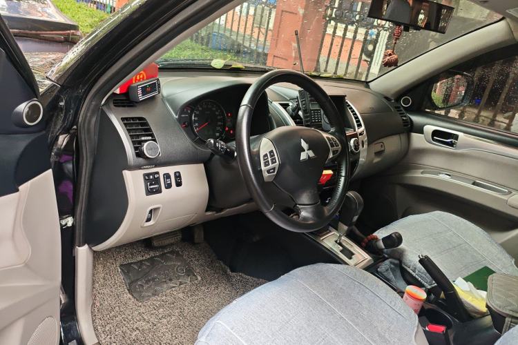 Used Mitsubishi Pajero Sport 2013 3.0L Automatic 4x4 Executive Edition
