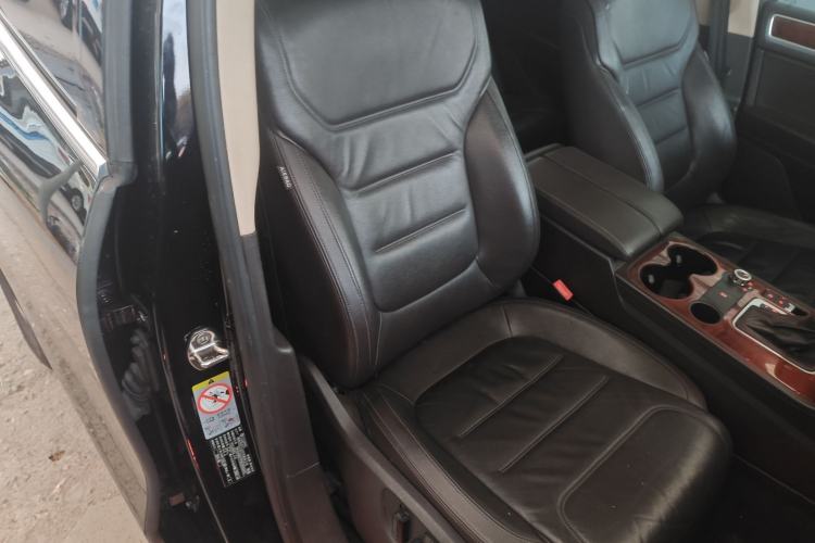 Used Volkswagen Touareg 2011 3.0 TSI Standard Version
