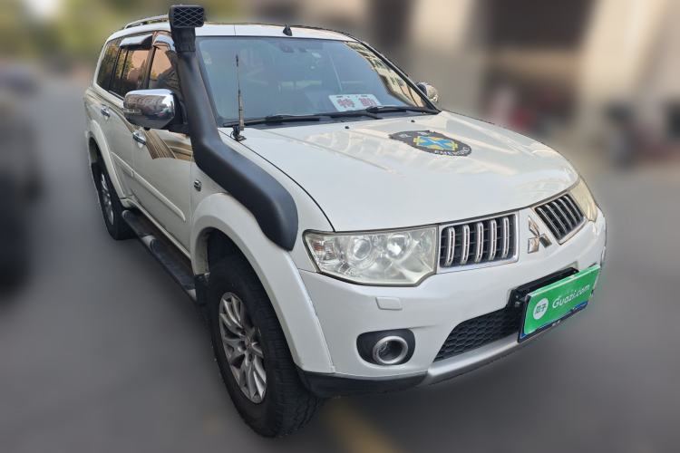 Used Mitsubishi Pajero Sport 2011 3.0L Sport Navigation Edition Front Right 45 Deg