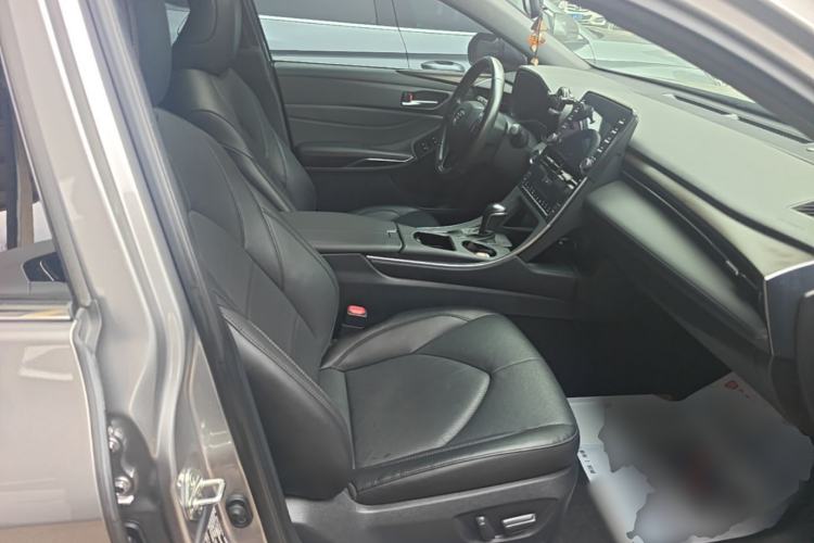 Used Toyota Avalon 2019 2.0L Luxury Edition China VI Standard
