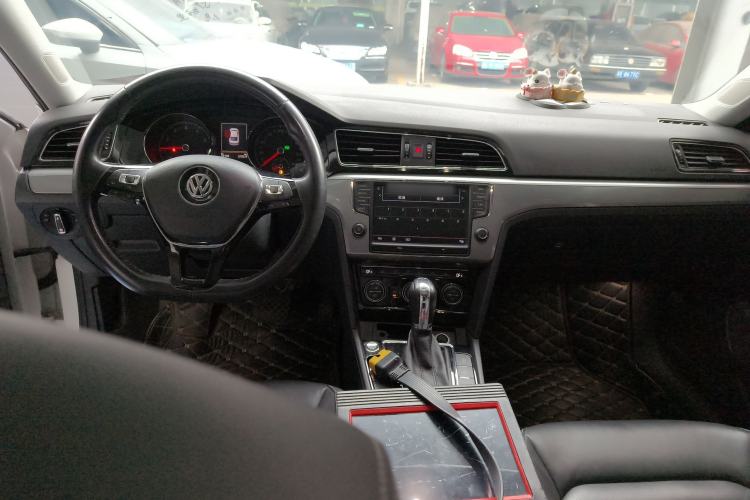 Used Volkswagen Lamando 2017 280TSI DSG Luxury Edition
