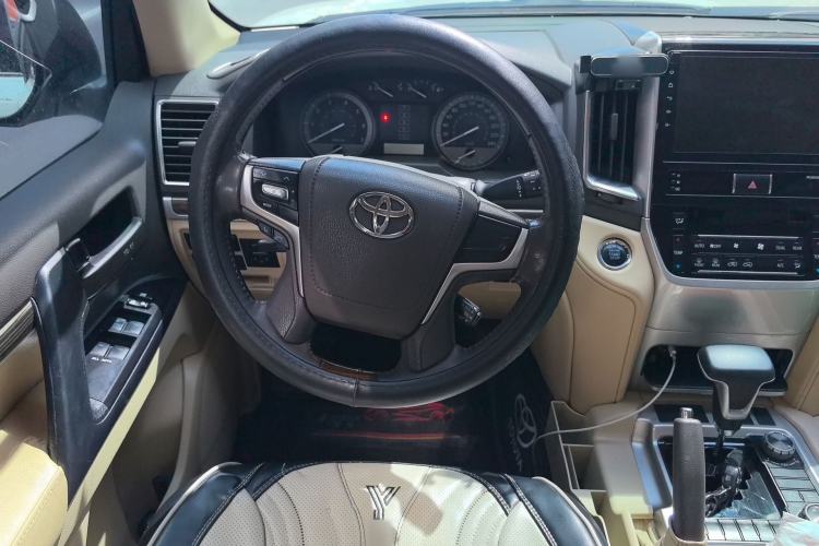 Used Toyota Land Cruiser 
