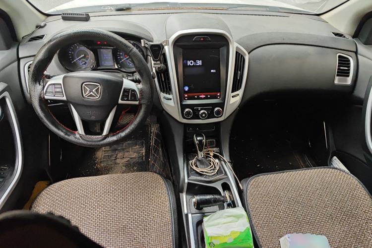 Used JMC Yusheng S350 2013 2.4T Automatic 4x4 Diesel Ultra-Luxury 5-Seater Center Console