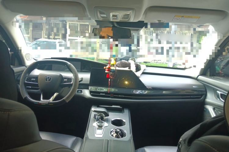 Used CHANGAN UNI-K 2024 2.0T Two-Wheel Drive YueShang Trim Center Console