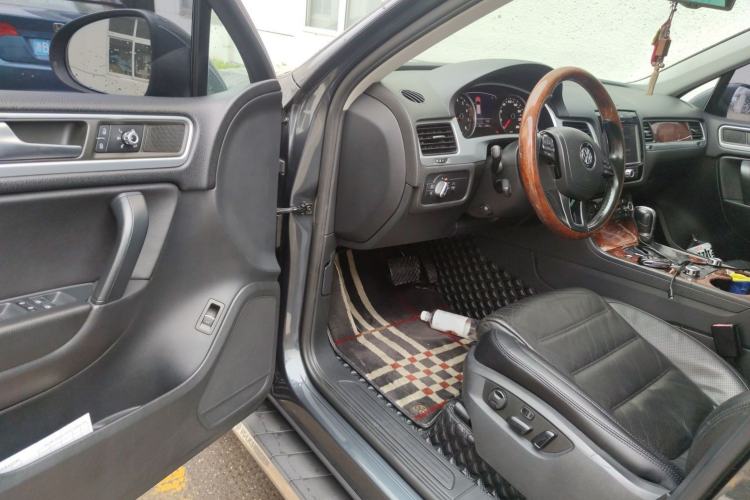 Used Volkswagen Touareg 2011 3.0 TSI High-End Version
