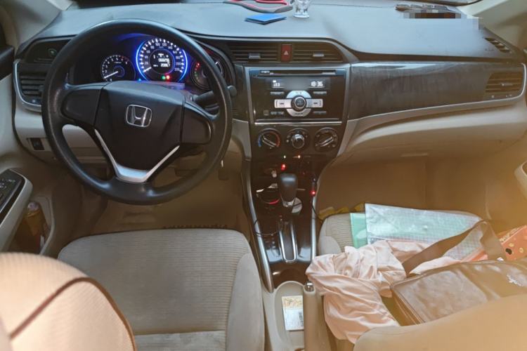 Used Honda Crider 2015 1.8L automatic comfort version
