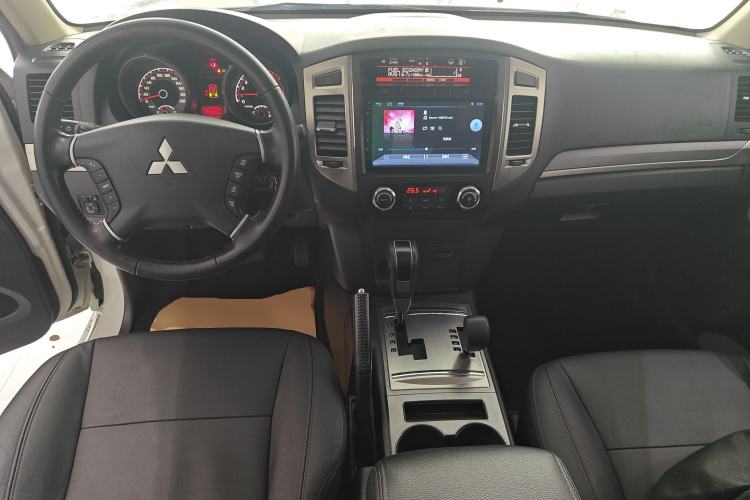 Used Mitsubishi Pajero 2016 3.0L Automatic Luxury Version China V Standard