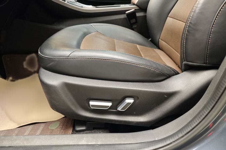 Used Geely Auto Emgrand GS 2017 Sport Edition 1.3T Automatic Smart Connectivity Model Interior 3