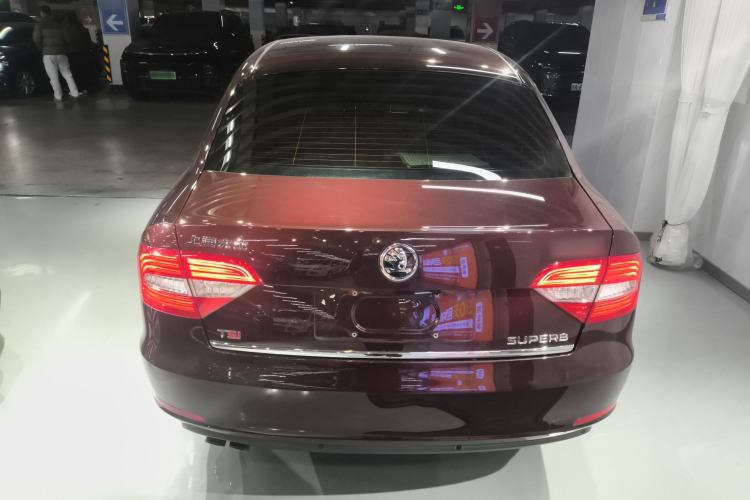 Used Skoda Superb 2013 1.8TSI Automatic Yashi Edition
