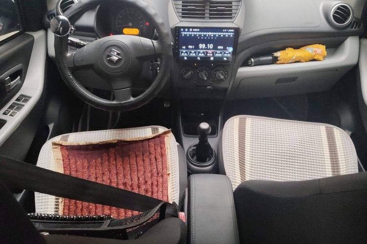 Used Suzuki Alto 2013 1.0L Manual Luxury Model Center Console