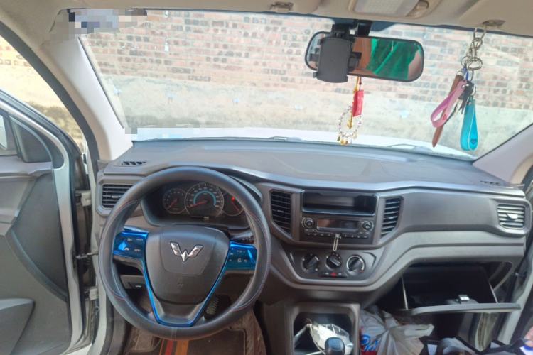 Used Wuling Hongguang V 2019 1.5L Enjoyment Version China VI LAR