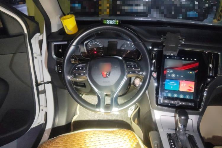 Used Roewe RX5 2016 20T Two-Wheel Drive Automatic Internet Smart Edition
