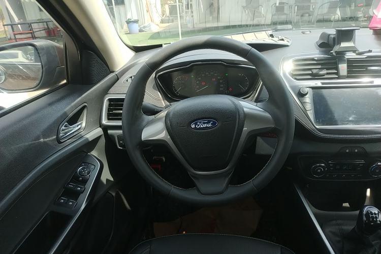 Used Ford Escort 2015 1.5L Manual Fashion Edition