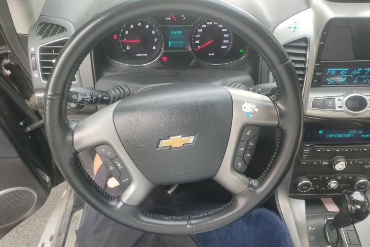 Used Chevrolet Captiva 2015 2.4L 4x4 Flagship Edition 7-Seater
