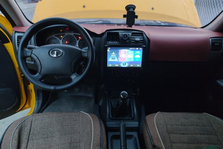 Used Great Wall Wingle 5 2016 2.8T Two-Wheel-Drive Entry-Level GW2.8TC Big Double-Cab GW2.8TC Center Console