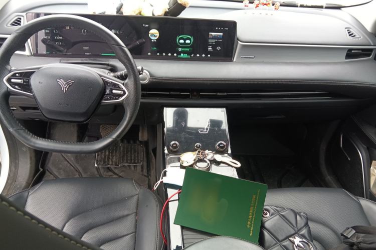 Used NETA U 2022 Zhi400 Pro Ternary Lithium Center Console