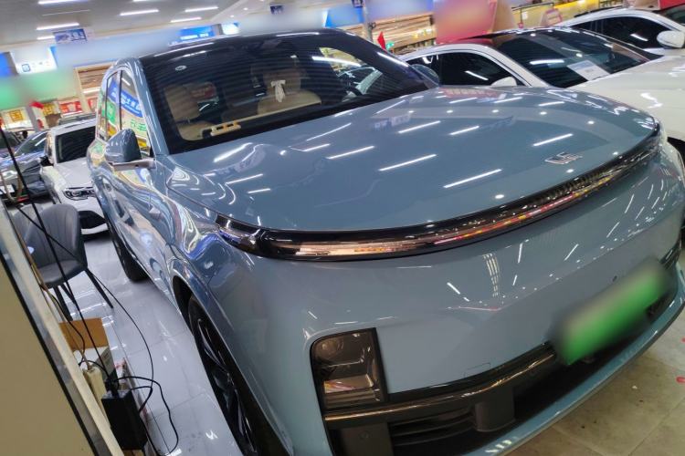 Used Li Auto L8 2023 Pro Model Front Right 45 Deg