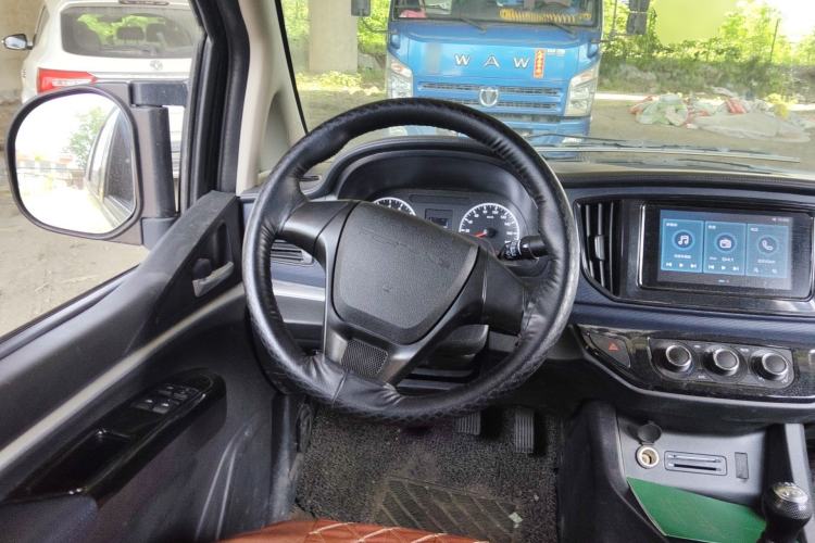 Used FORTHING Lingzhi 2023 M5L 1.6L Base Model 7 Seats
