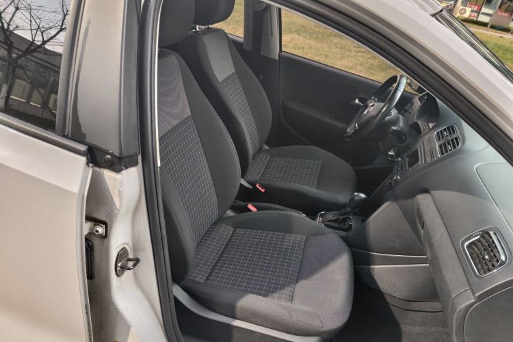 Used Volkswagen Polo 2016 1.6L Automatic Comfort Model