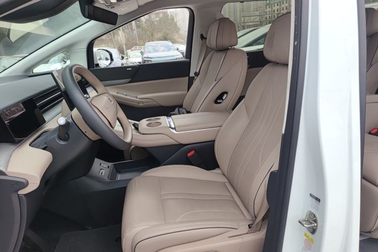 Used XPeng X9 2025 740 Ultra-Long Range Max
