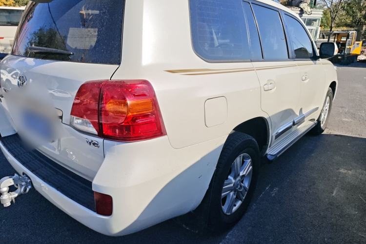 Used Toyota Land Cruiser 2015 4.0L 8-Seater Middle East Version
