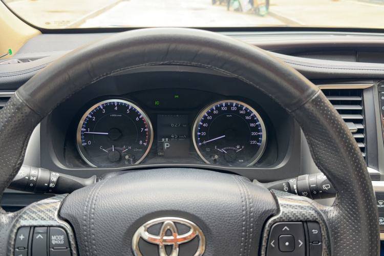 Used Toyota Highlander 2018 2.0T Two-Wheel Drive Elite Version 5 Seats China VI Standard
