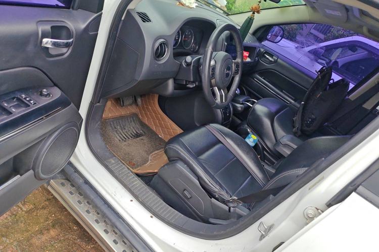 Used Jeep Compass 2013 2.0L two-wheel drive luxury version
