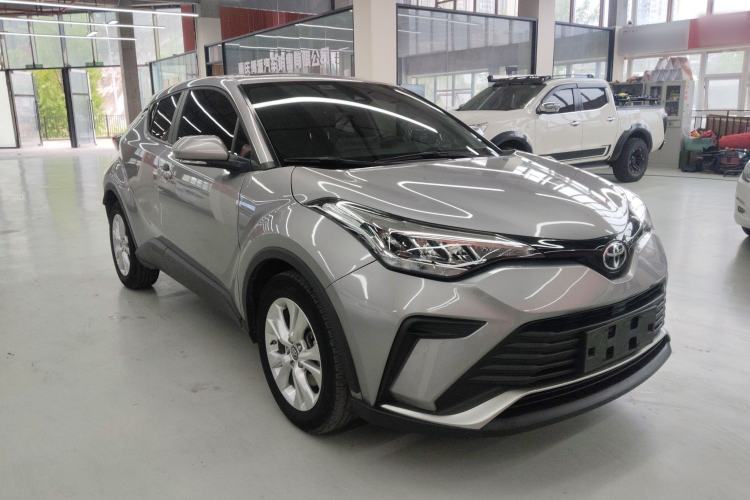 Used Toyota IZOA 2021 2.0L Enjoy Edition Front Right 45 Deg