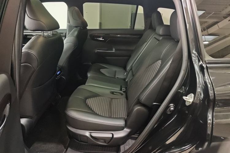 Used Toyota Crown Kluger 2021 2.5L HEV Four-Wheel Drive Premium Edition Left Rear Seat