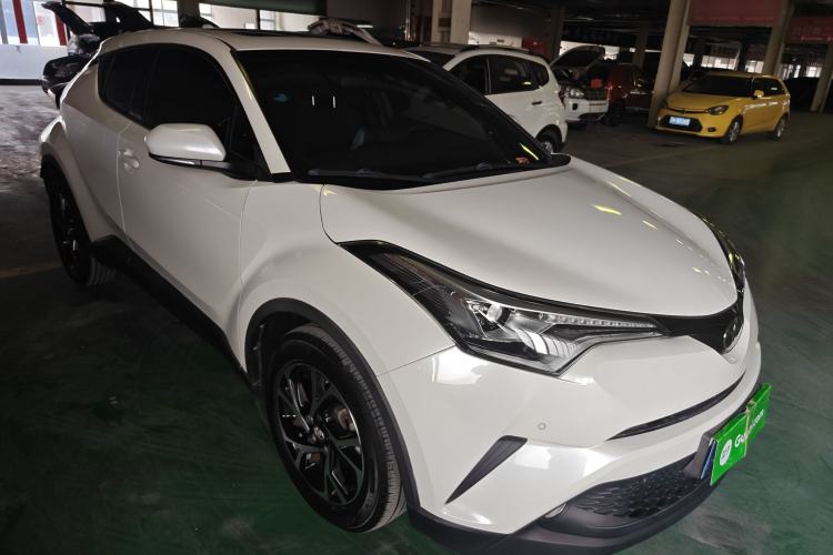 Used Toyota C-HR 2018 2.0L Luxury Sunroof Version China VI Standard
