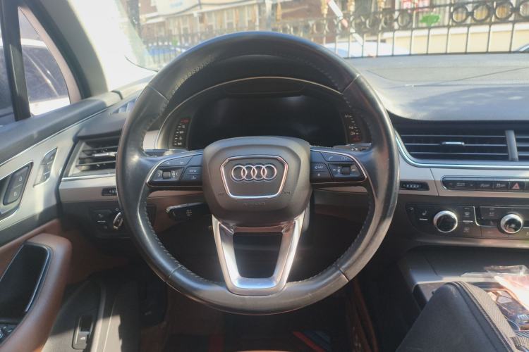 Used Audi Q7 2019 45 TFSI Comfort Model