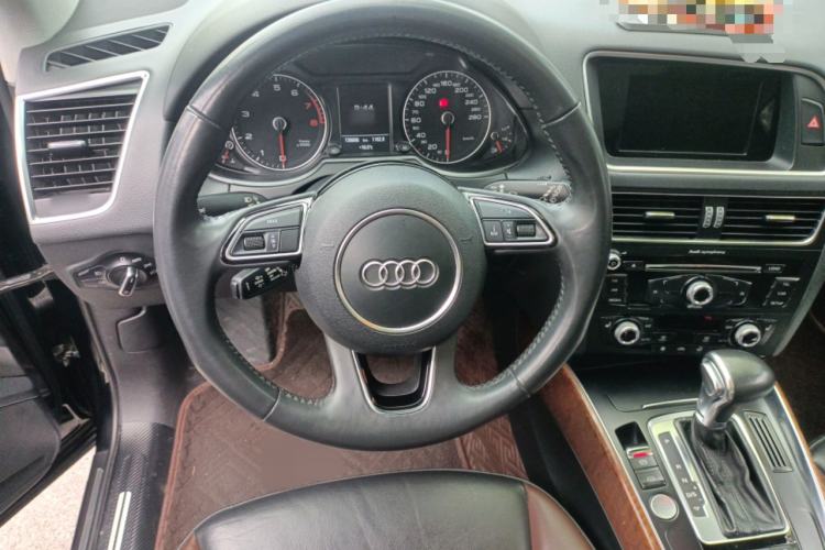 Used Audi Q5 2017 Plus 40 TFSI Technology Model Steering Wheel