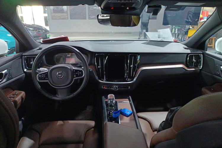 Used Volvo V60 2022 B5 Zhiyuan Luxury Edition