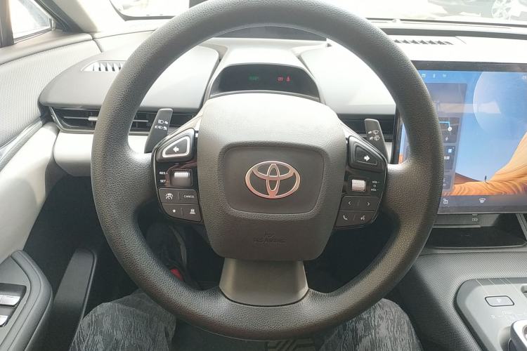 Used Toyota bZ5 2025 Model 550 JOY Steering Wheel