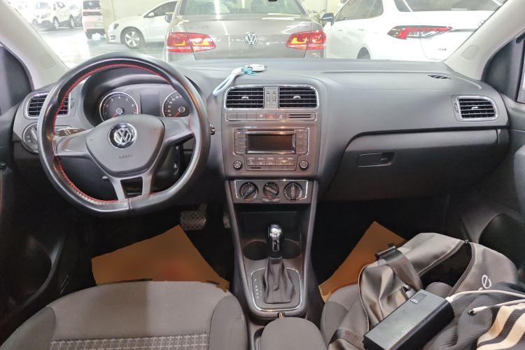 Used Volkswagen Polo 2014 1.4L Automatic Comfort Edition Center Console