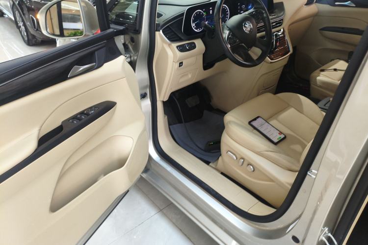 Used Buick GL8 2022 ES Landtrek 653T Luxury Edition