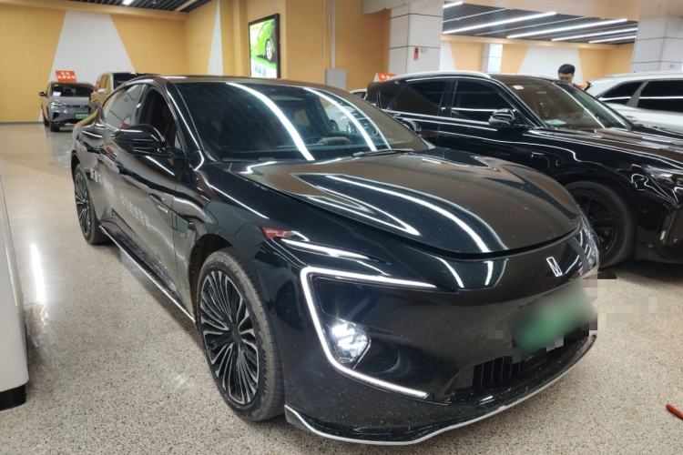 Used Avatr 12 2025 Ultra All-Electric Four-Wheel Drive Front Right 45 Deg