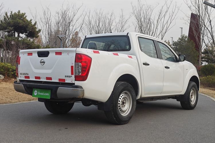 Used Nissan Navara 2017 2.5L Manual Two-Wheel Drive Standard Edition QR25
