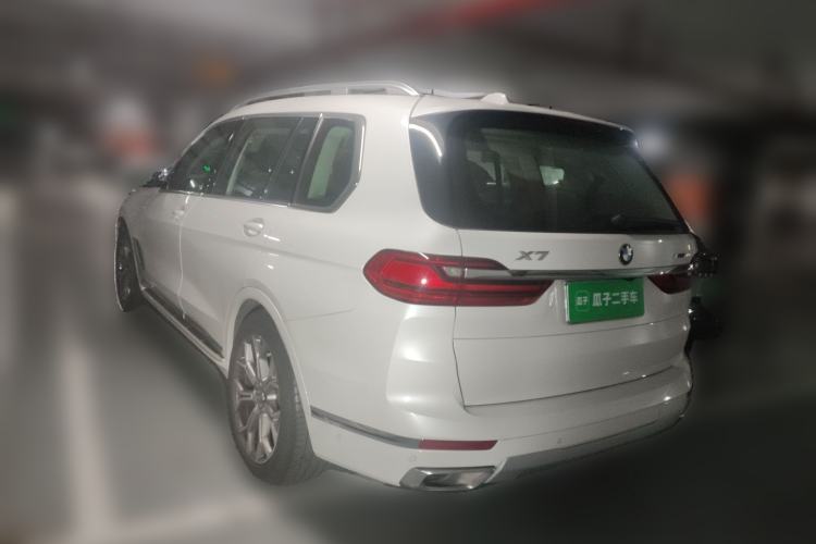 Used BMW X7 2021 Facelifted xDrive40i Luxury Package with Leading Features Rear Left 45 Deg