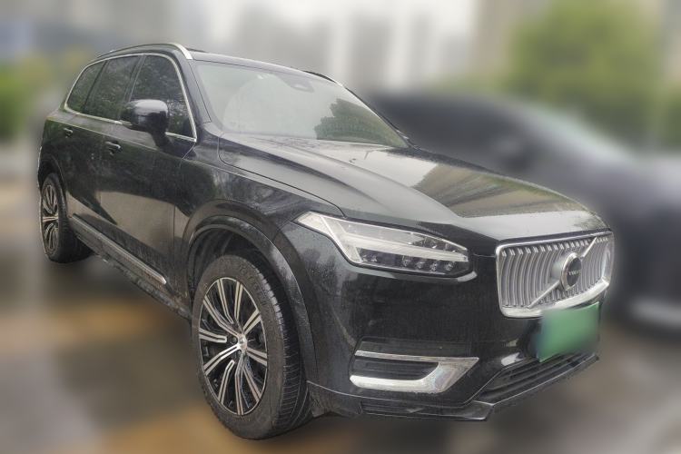 Used Volvo XC90 2023 B6 Zhiyi Luxury Edition 7-Seater Front Right 45 Deg