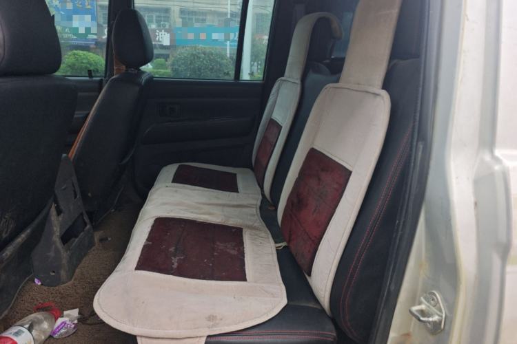 Used BAW Yueling 2014 2.8T long-wheelbase Entrepreneur Edition JE493ZLQ4CB Left Rear Seat