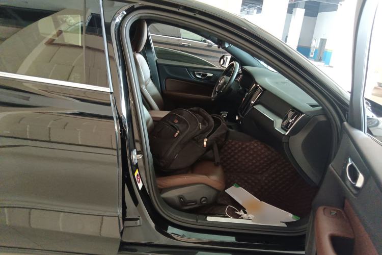 Used Volvo S60 2021 T4 Zhiyi Luxury Edition