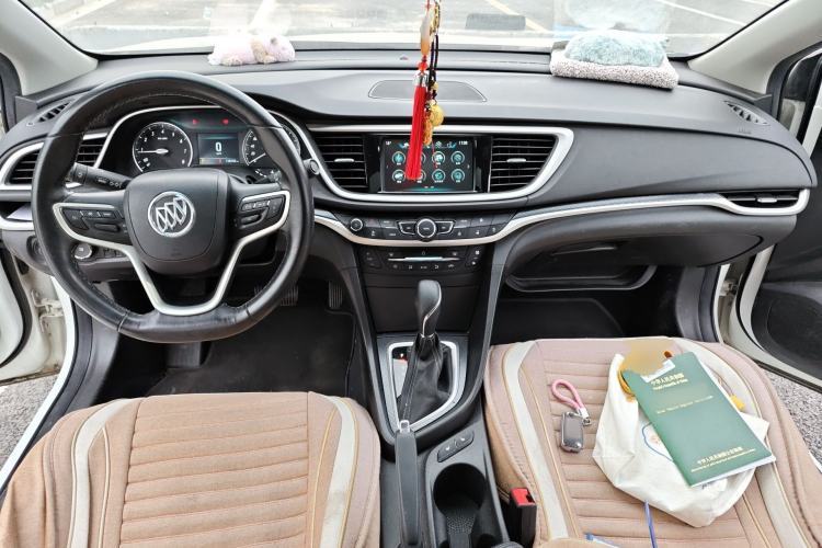 Used Buick Excelle GX 2018 18T Automatic Flagship Model Center Console