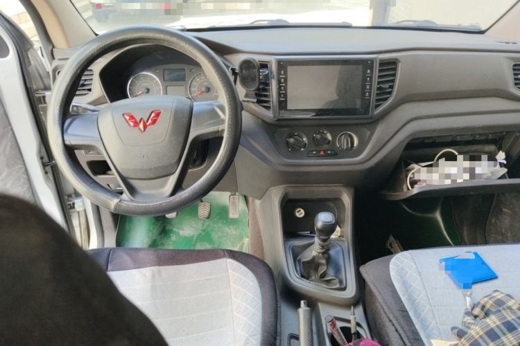 Used Wuling Hongguang V 2021 1.5L Jingqu Version LAR Interior 2