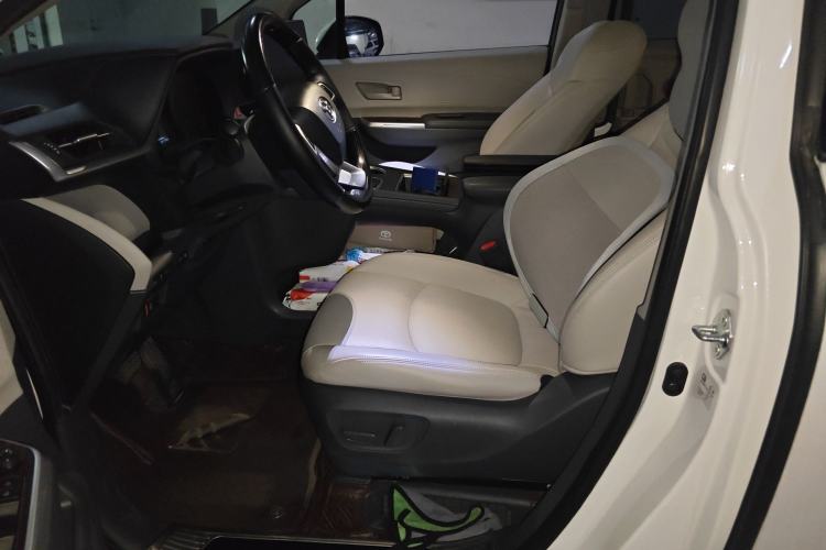 Used Toyota SIENNA 2023 2.5L Hybrid Comfort Edition
