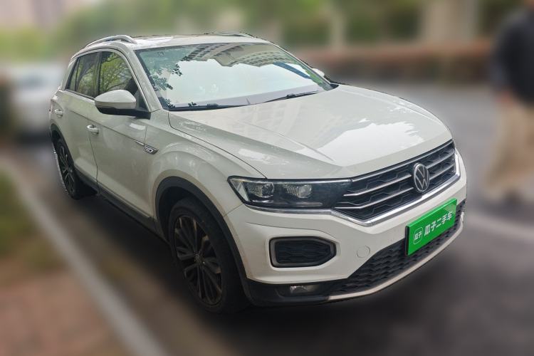 Used Volkswagen T-ROC 2022 280TSI DSG Two-Wheel Drive Comfort PLUS Front Right 45 Deg