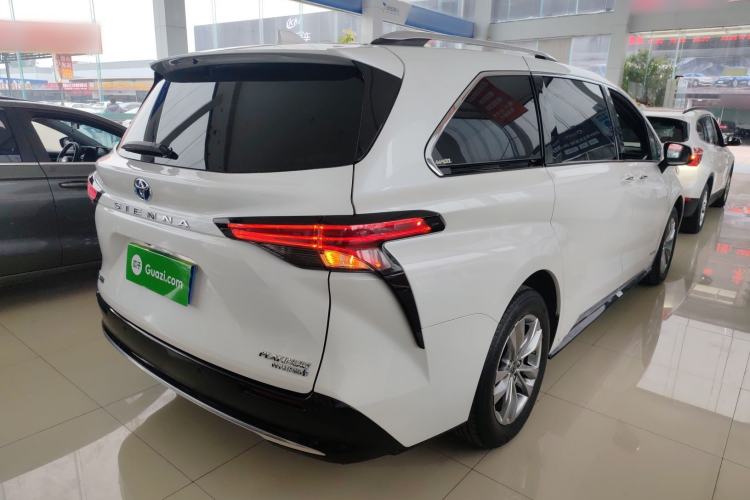 Used Toyota Sienna 2021 2.5L Hybrid Platinum Edition
