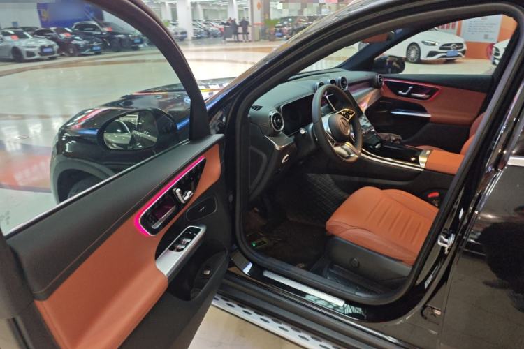 Used Mercedes-Benz GLC 2025 Refresh GLC 260 L 4MATIC Dynamic Edition Driver Seat