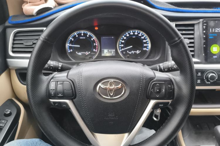 Used Toyota Highlander 2018 2.0T Two-Wheel Drive Elite Version 5 Seats China VI Standard Steering Wheel